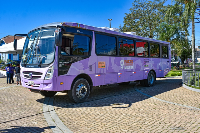 Jaguariaíva recebe Ônibus Lilás durante campanha da não-violência contra a mulher