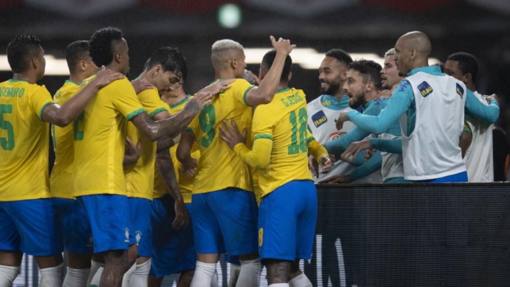 Órgãos públicos do Paraná determinam dispensa de turnos em dias de jogos do Brasil na Copa