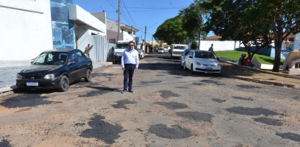 Prefeito Taidinho visita obras em andamento  