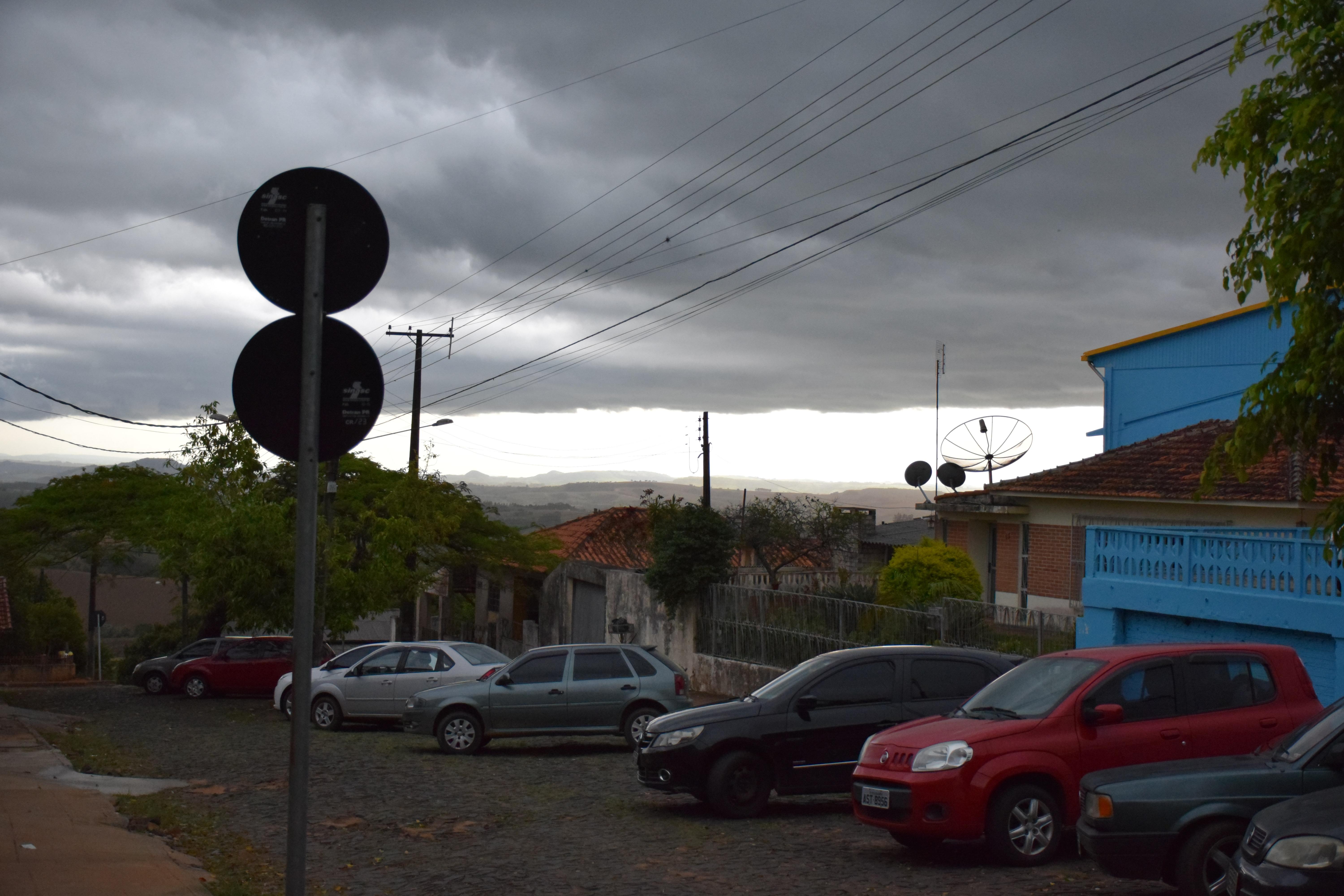 Semana pode ter novos temporais no Paraná, diz previsão do tempo