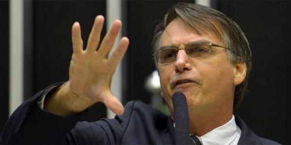 Em programa de governo, Bolsonaro fala em corte de gastos