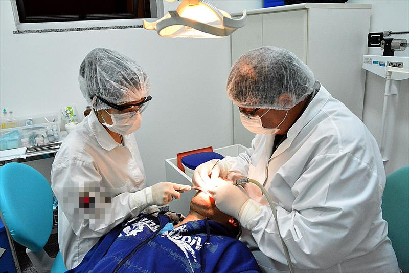 Wenceslau Braz oferece serviço de implante dentário