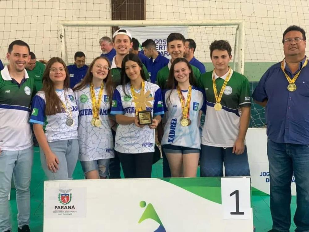 Equipe feminina de Siqueira Campos é campeã de Xadrez nos Jogos Abertos do Paraná