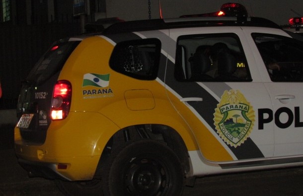 Mulher é perseguida e leva tiro na cabeça 