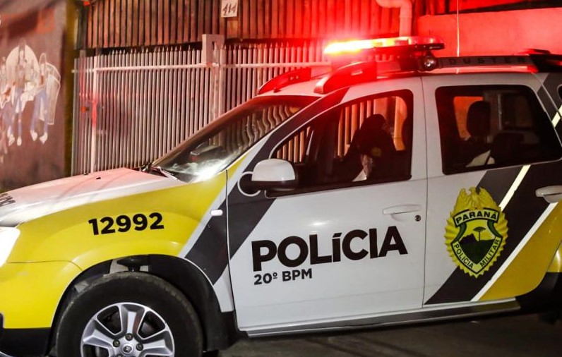 Mulher sofre importunação sexual e ameaças enquanto trabalha 