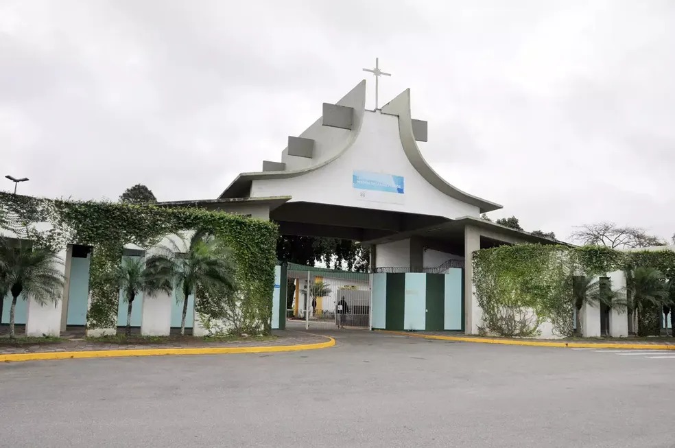 FAMÍLIA REVOLTADA: Cemitério fecha para jogo da copa e adia enterro de idosa