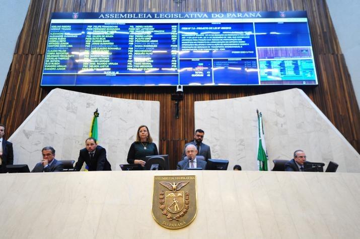 Aprovado projeto que isenta pessoas de baixa renda do pagamento de inscrição em concursos