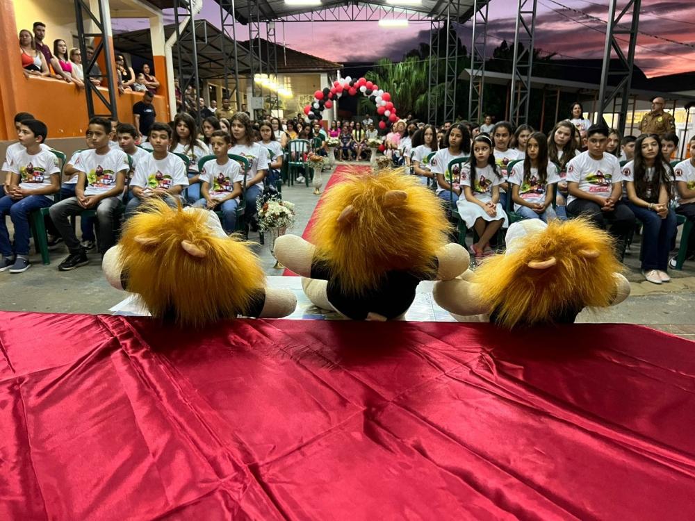 Prefeitura de Jaboti promove formatura para alunos do Proerd