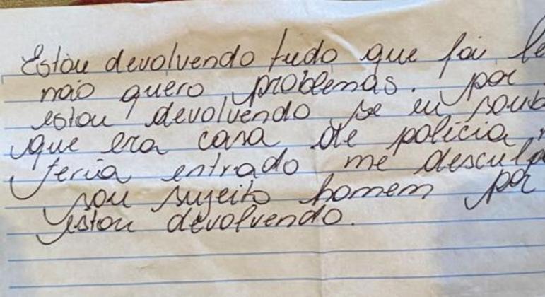 Ladrão descobre que invadiu casa de delegado, devolve objetos furtados e pede desculpas