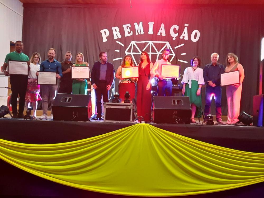 Escolas do NRE de Wenceslau Braz recebem prêmio por notas conquistadas no IDEB
