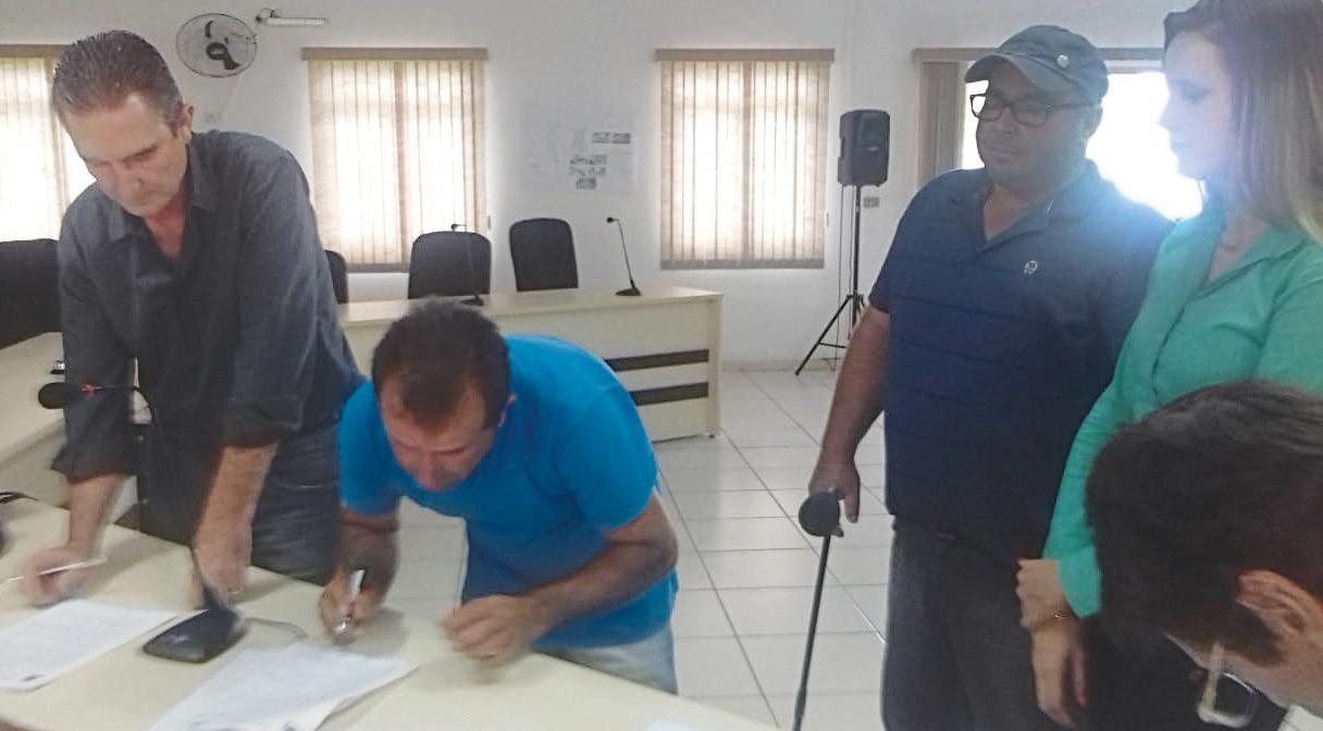 Prefeitura promove audiência para assinatura de convênios e concessão