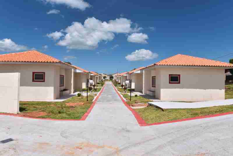 Governo entrega casas do Condomínio do Idoso em Cornélio Procópio