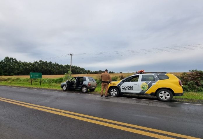 Após perseguição, PM recupera carro furtado em Arapoti