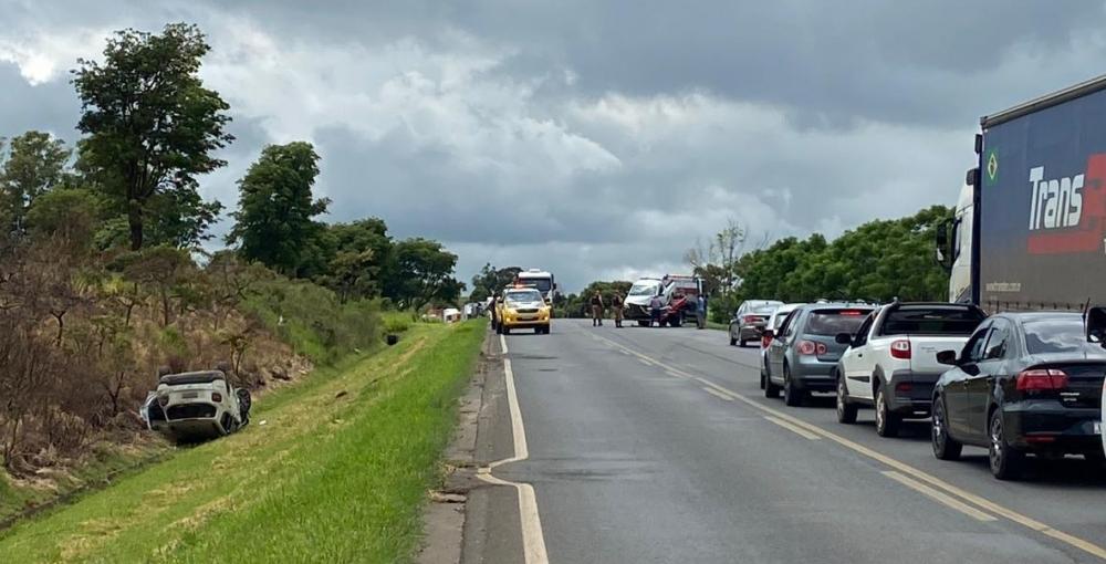 Acidente na PR-092 deixa trânsito parado próximo a Arapoti 