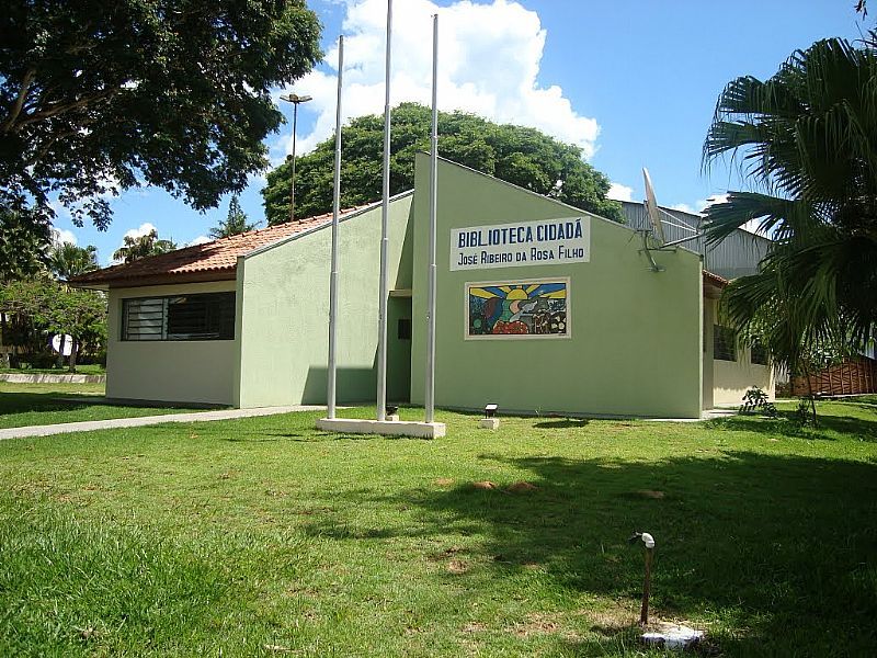 Jaboti entrega novos computadores para Biblioteca Municipal