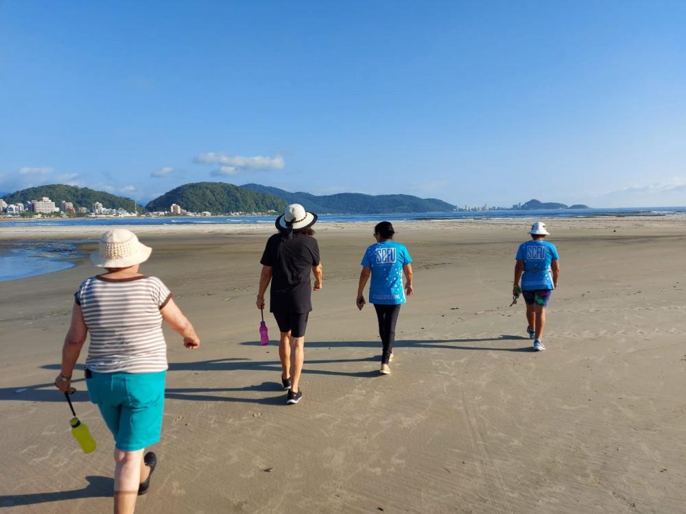 DMAS de Jundiaí do Sul leva grupo de idosos ao Litoral