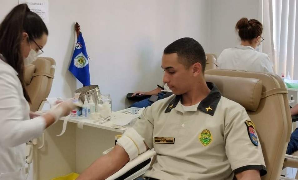Alunos Soldados do 2° BPM fazem doação de sangue 