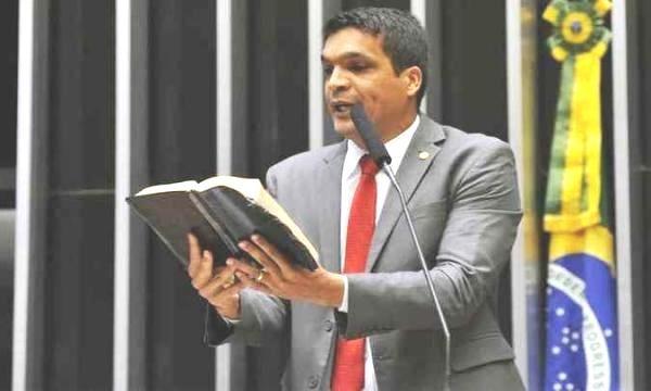 Cabo Daciolo pede anulação do primeiro turno por fraude