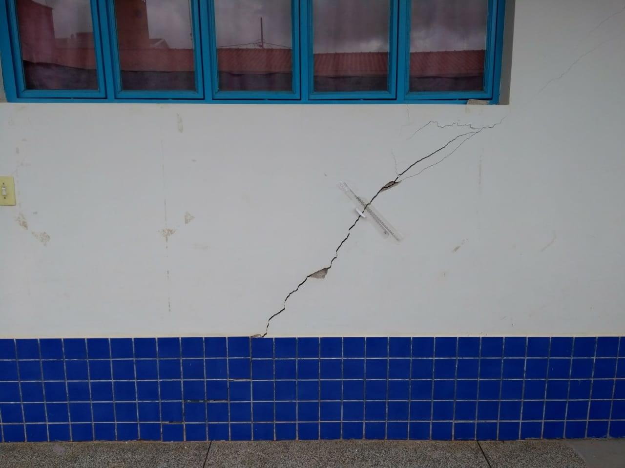 Prefeitura de W. Braz remaneja alunos de CMEI com problemas estruturais