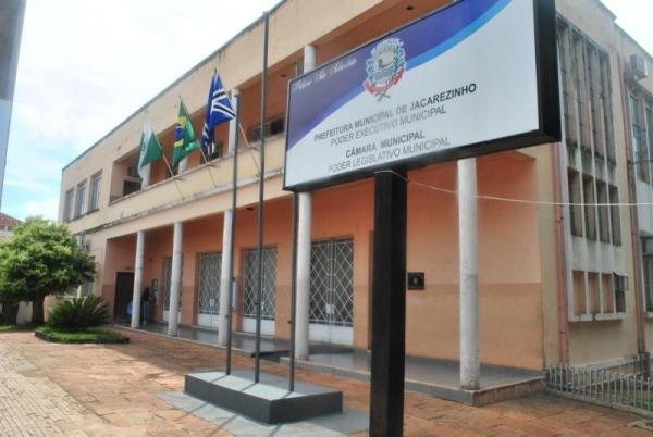 Município da região estoura limite de gastos com servidores