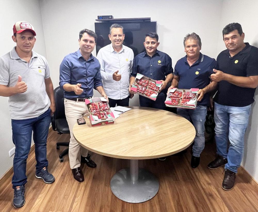 Comitiva de Jaboti se reúne com Alexandre Curi em Curitiba