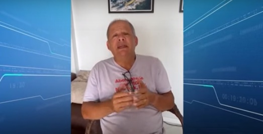 “Quero que o povo vá tomar no c@”, diz vereador que votou salário direto da praia