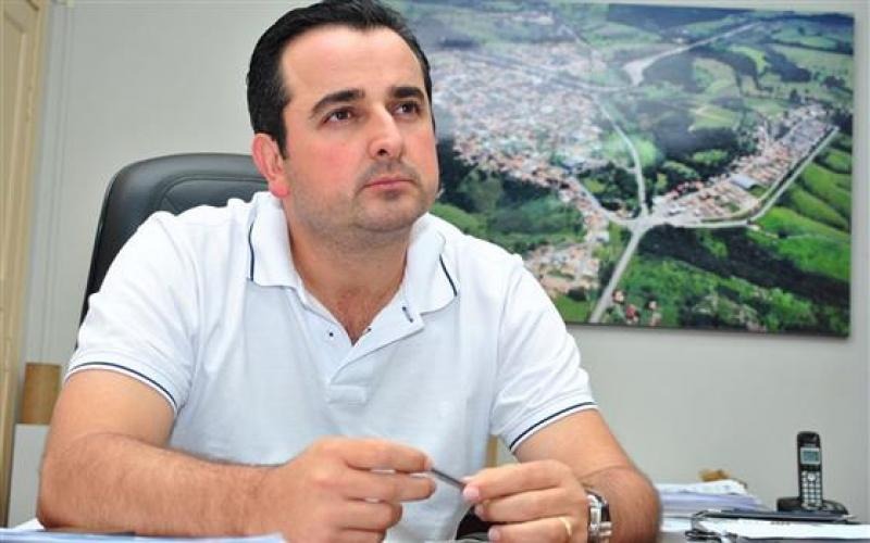 Ex-prefeito e empresa devem restituir Tomazina por terceirização irregular