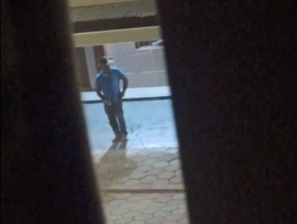 Vídeo mostra homem se masturbando em frente à casa de família em Jaboti