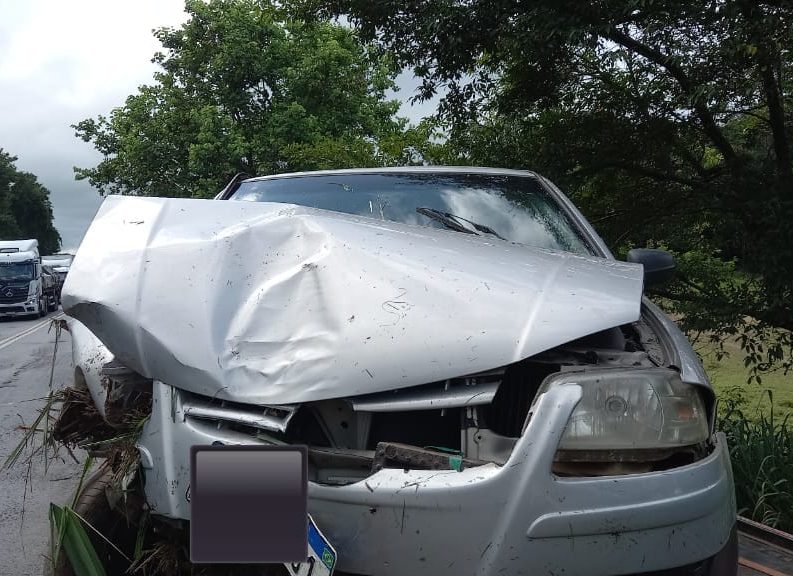 Acidente deixa mulher ferida na PR-092