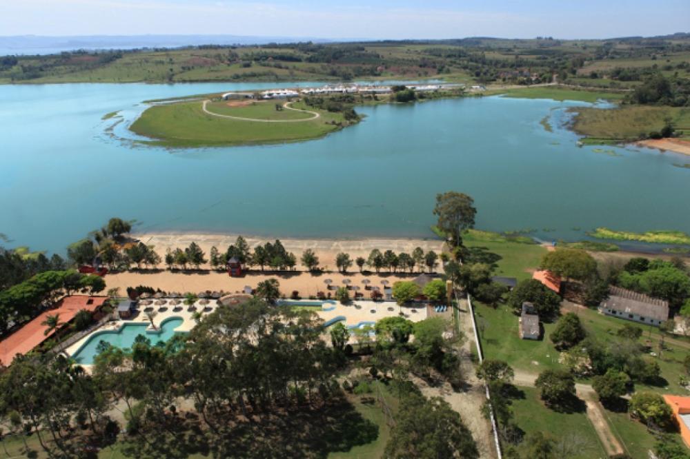 Verão e turismo fomentam a economia dos municípios da Região