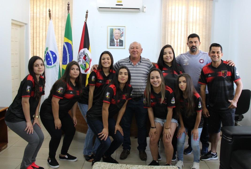Equipe do futsal feminino de Japira participa da Liga Sul Norte Pioneiro