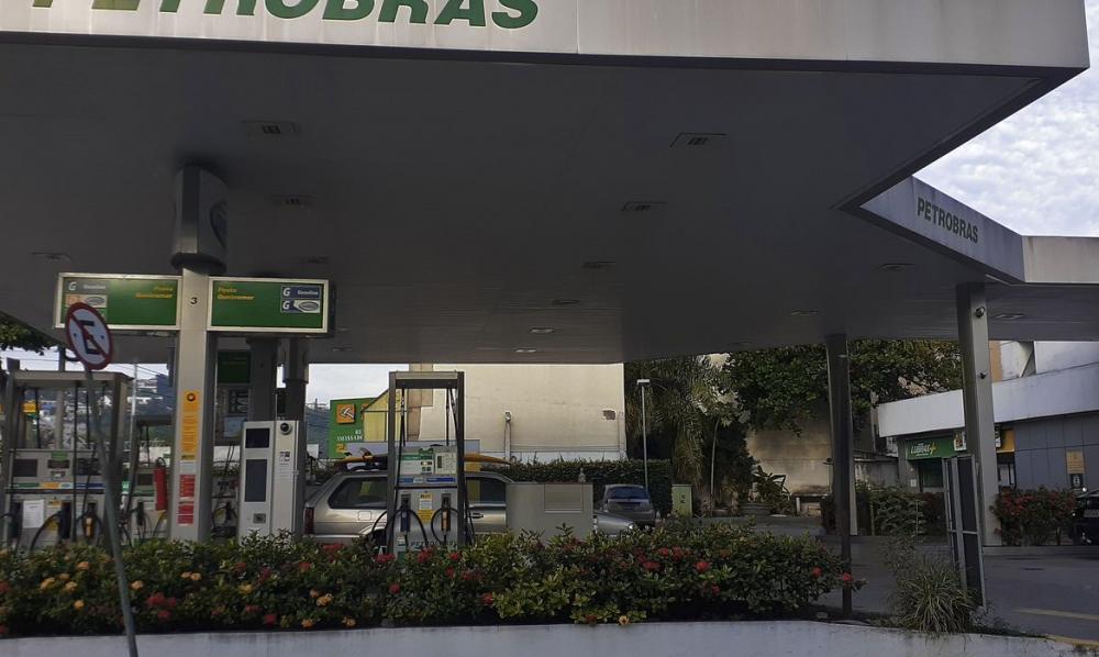 Petrobras anuncia redução de R$ 0,40 no litro do diesel