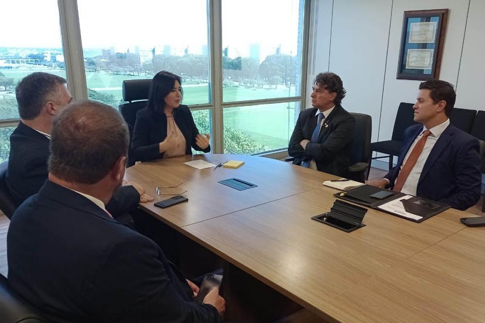 Governo entrega demandas do Paraná à ministra do Planejamento e Orçamento