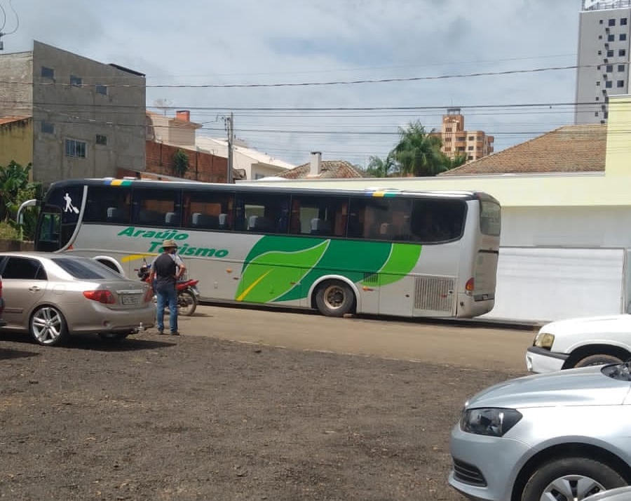 Motorista morre esmagado por ônibus em Siqueira Campos