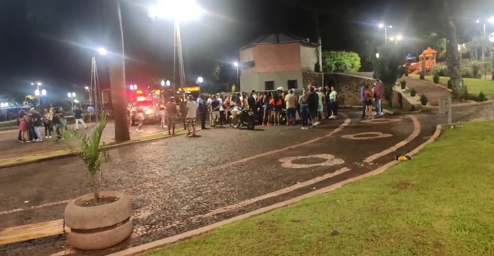 Adolescente leva vários tiros em Praça de município do Norte Pioneiro