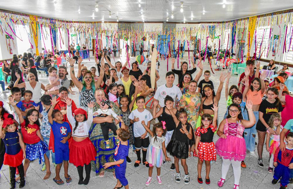 Matinê do Carnaval Para Todos faz a alegria da criançada em Jaguariaíva