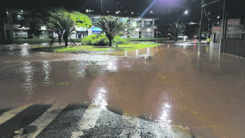 Temporal causa estragos e prejuízos em municípios do Norte Pioneiro