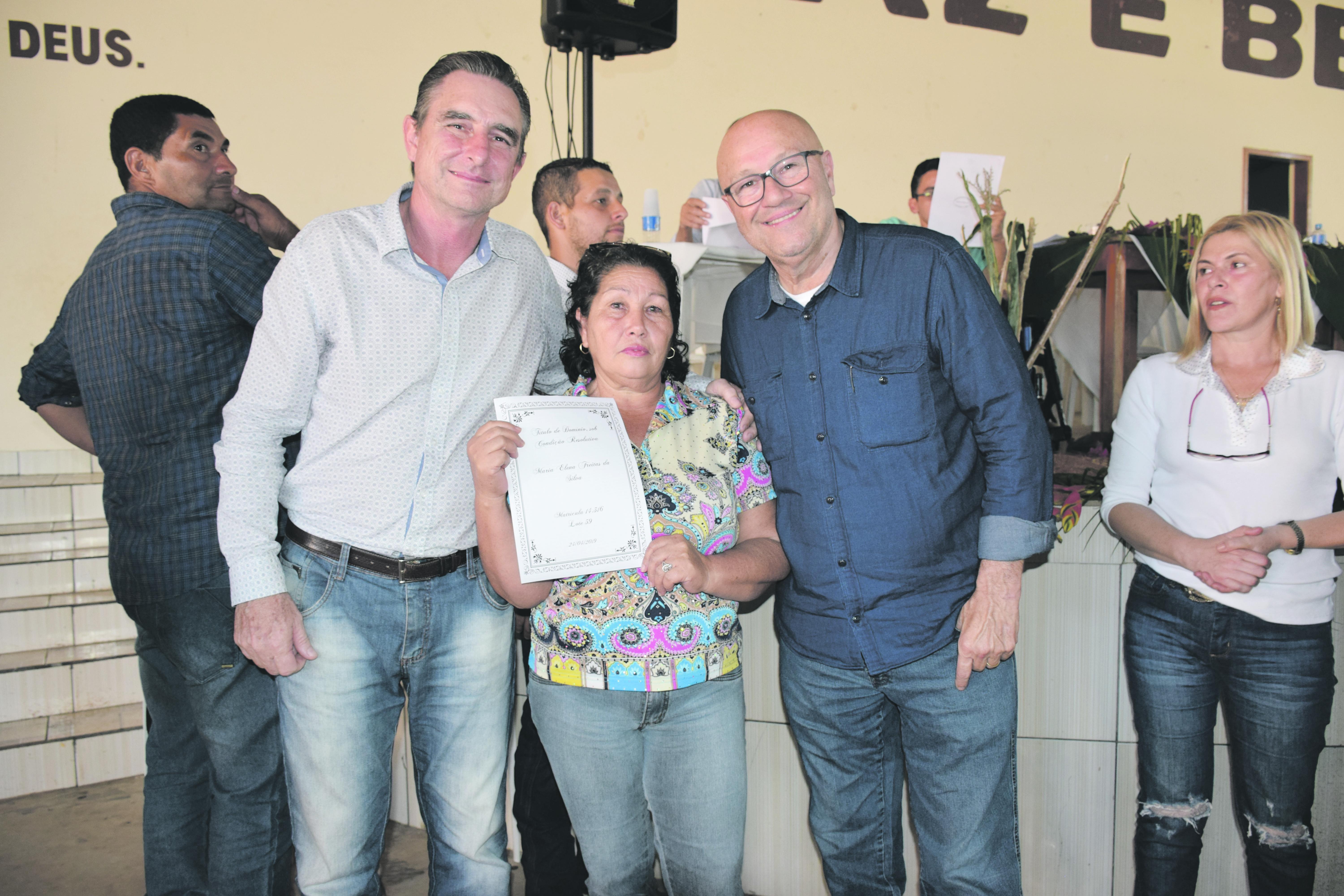 Famílias de assentamento recebem posse definitiva após trinta anos em Jundiaí do Sul