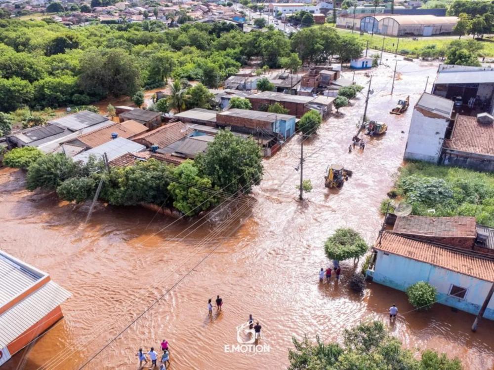 Chuva alaga cidade e deixa mais de 200 famílias desabrigadas no Norte Pioneiro