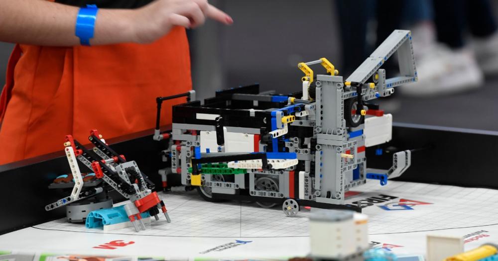 Governo do Estado vai entregar kits de robótica às escolas do Norte Pioneiro