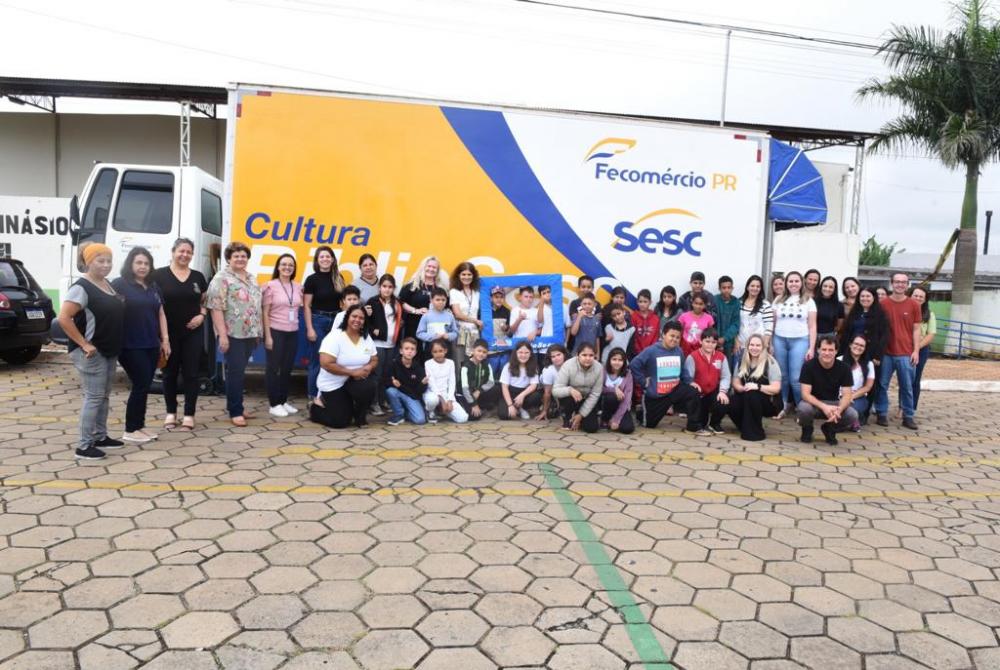 Wenceslau Braz recebe unidade móvel da Biblioteca do Sesc