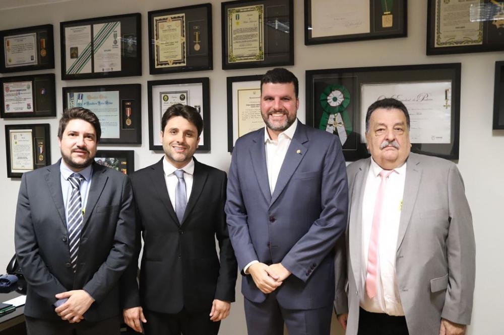 Flavio Zan viaja a Brasília em busca de melhorias para Tomazina