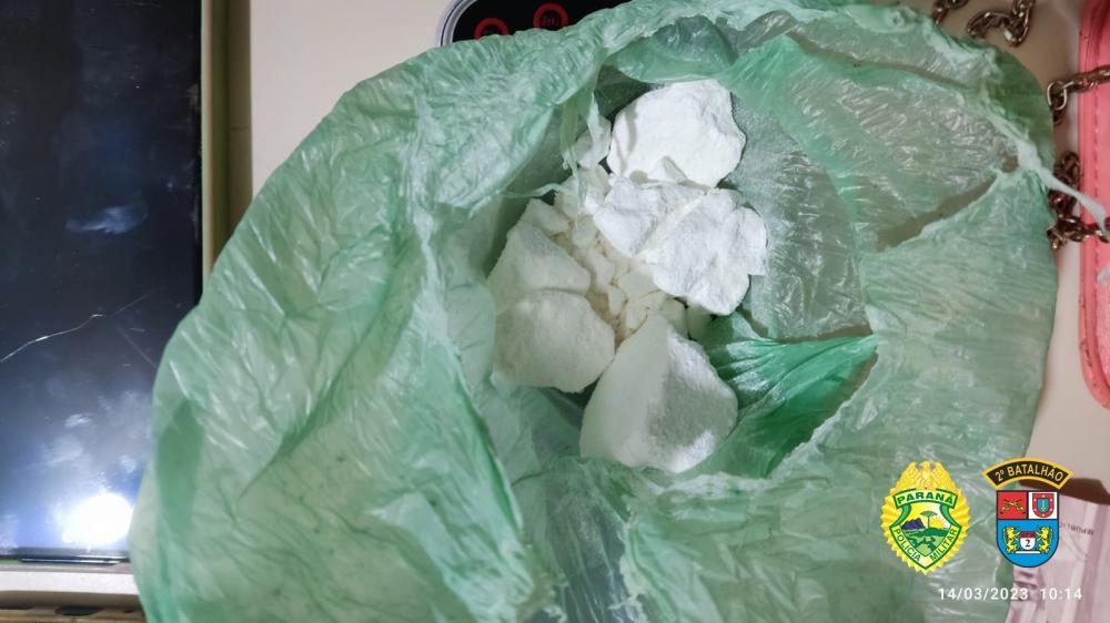 Dupla foge de abordagem da PRE, mas acaba presa com cocaína na PR-092