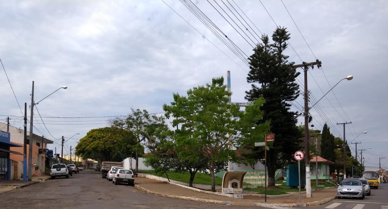Prefeitura inverte sentido do tráfego na Rua Alfredo Petersen