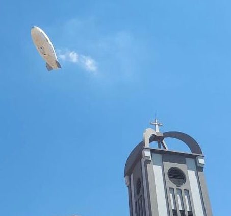 Dirigível sobrevoa Jaguariaíva e chama atenção da população