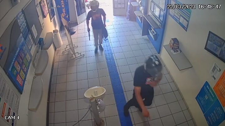 Dupla armada invade Casa Lotérica em São José da Boa Vista