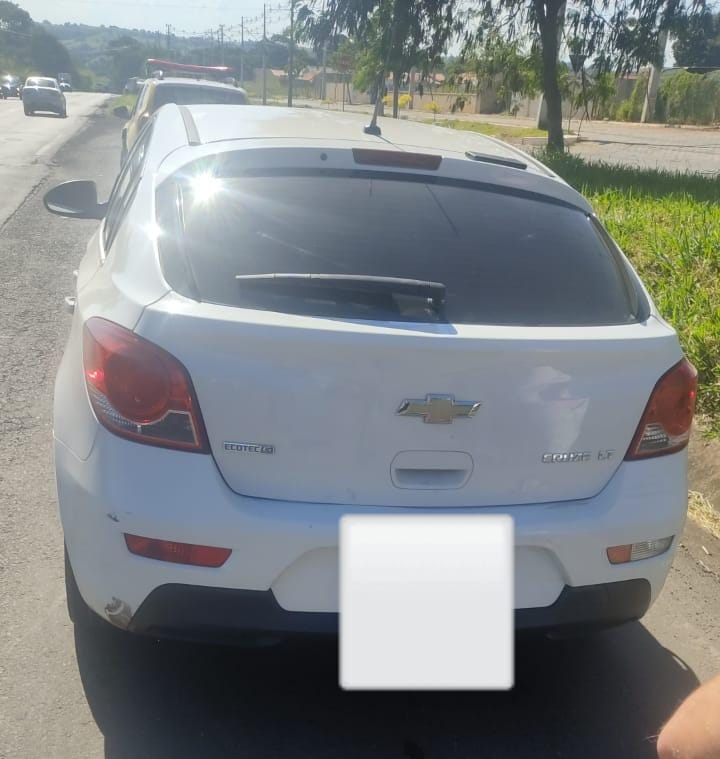 Denúncia anônima ajuda PM a pegar três com maconha em Joaquim Távora