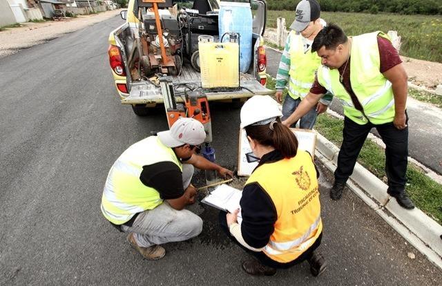 TCE fiscaliza qualidade de obras de asfalto em município do Norte Pioneiro