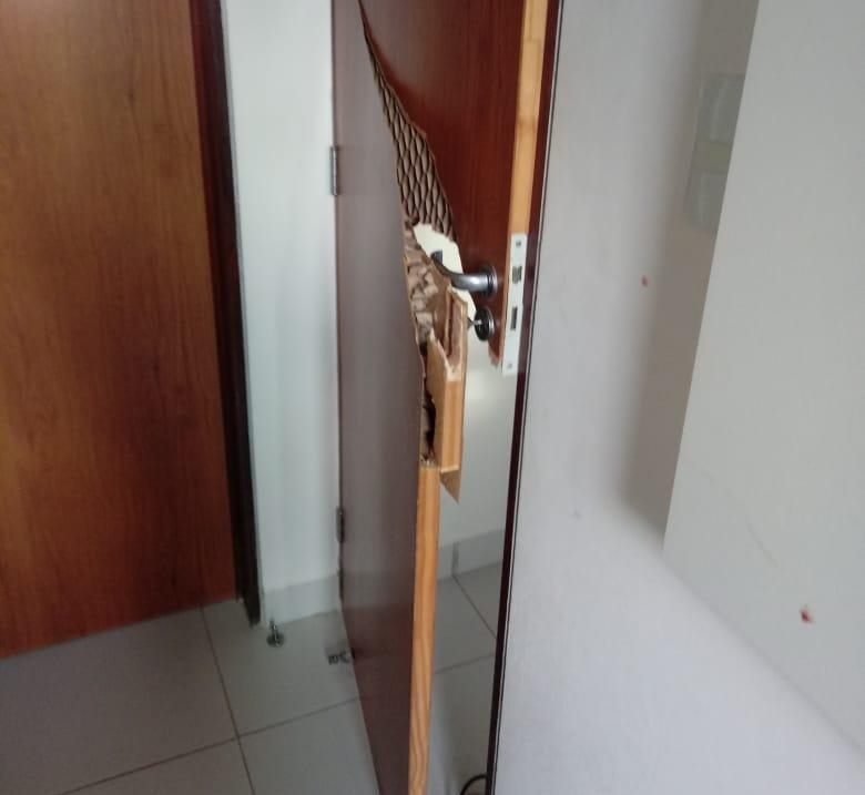 Homem é preso após arrombar casa e ameaçar o pai e a madrasta de morte