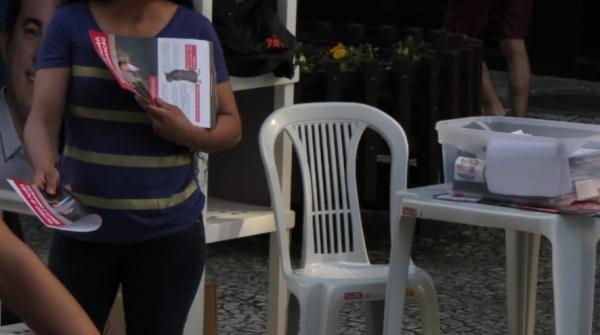 Justiça apreende material ilegal contra Ratinho Junior em barraca de João Arruda